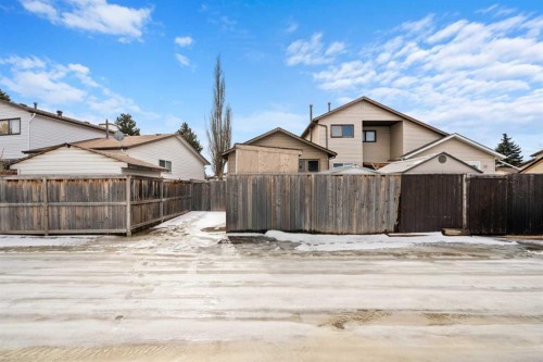 151 Deerview Court Se, Calgary, AB - Outdoor