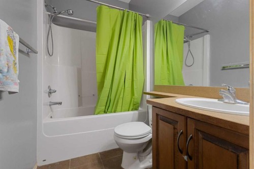 146 Panamount Villas Nw, Calgary, AB - Indoor Photo Showing Bathroom