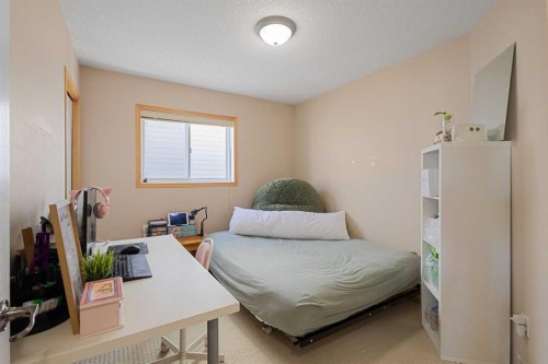 146 Panamount Villas Nw, Calgary, AB - Indoor Photo Showing Bedroom
