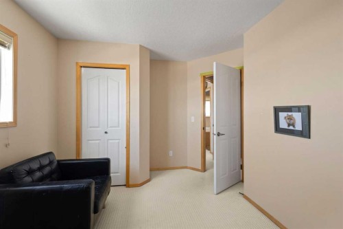 146 Panamount Villas Nw, Calgary, AB - Indoor Photo Showing Other Room