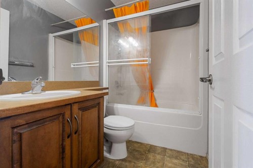 146 Panamount Villas Nw, Calgary, AB - Indoor Photo Showing Bathroom