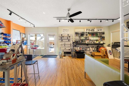 146 Panamount Villas Nw, Calgary, AB - Indoor Photo Showing Other Room