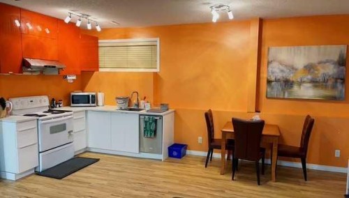 146 Panamount Villas Nw, Calgary, AB - Indoor Photo Showing Other Room