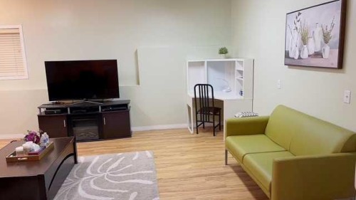 146 Panamount Villas Nw, Calgary, AB - Indoor Photo Showing Other Room