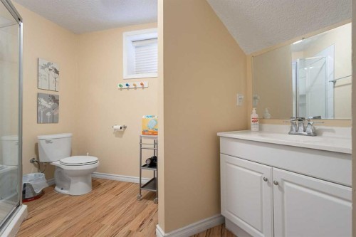 146 Panamount Villas Nw, Calgary, AB - Indoor Photo Showing Bathroom