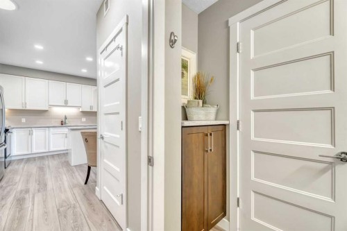 415-55 Wolf Hollow Crescent Se, Calgary, AB - Indoor Photo Showing Kitchen