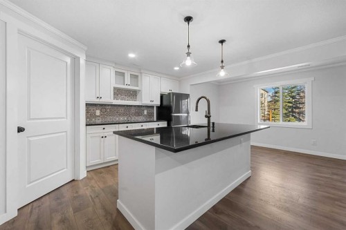 125 Seagreen Passage, Chestermere, AB - Indoor Photo Showing Kitchen With Upgraded Kitchen