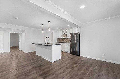 125 Seagreen Passage, Chestermere, AB - Indoor Photo Showing Kitchen With Upgraded Kitchen