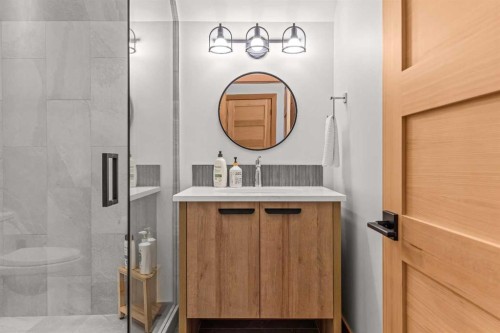 117 Silvertip Ridge, Canmore, AB - Indoor Photo Showing Bathroom