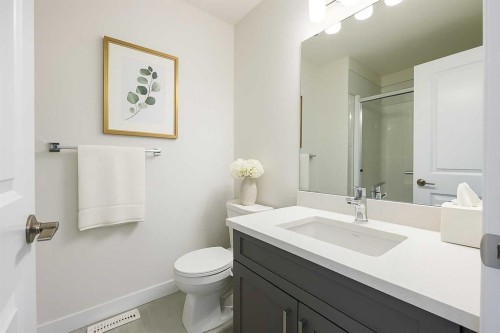705 Clearview Green, Chestermere, AB - Indoor Photo Showing Bathroom