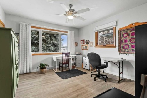 955 15 Avenue Ne, Calgary, AB - Indoor Photo Showing Office