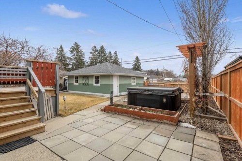 955 15 Avenue Ne, Calgary, AB - Outdoor