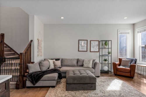 192 Nolanhurst Heights Nw, Calgary, AB - Indoor Photo Showing Living Room
