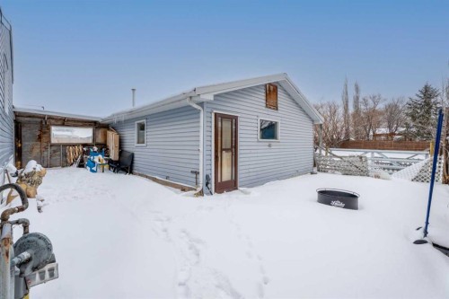 2 Westmount Drive, Cayley, AB - Outdoor With Exterior