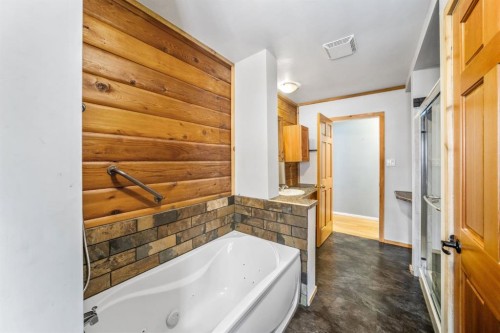 327 Silvertip Close, Canmore, AB - Indoor Photo Showing Bathroom