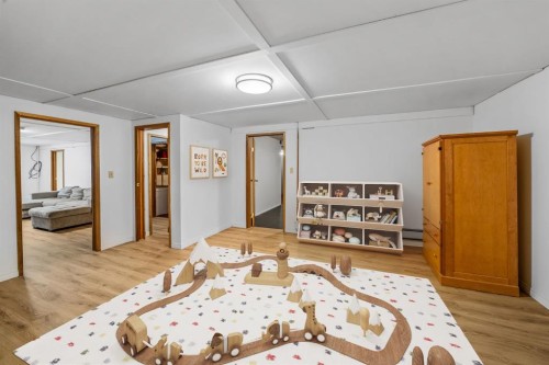 327 Silvertip Close, Canmore, AB - Indoor Photo Showing Bedroom