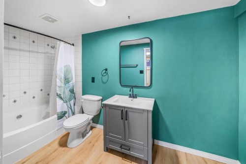 327 Silvertip Close, Canmore, AB - Indoor Photo Showing Bathroom