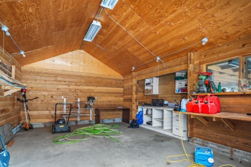 327 Silvertip Close, Canmore, AB - Indoor Photo Showing Garage
