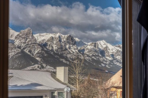 327 Silvertip Close, Canmore, AB -  With View
