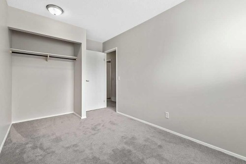 129 Berwick Drive Nw, Calgary, AB - Indoor Photo Showing Other Room