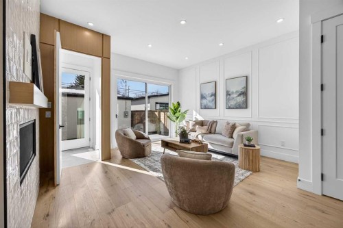 1011 18 Avenue Nw, Calgary, AB - Indoor Photo Showing Living Room With Fireplace