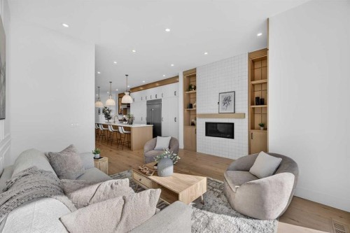 1011 18 Avenue Nw, Calgary, AB - Indoor Photo Showing Living Room