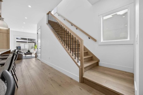 1011 18 Avenue Nw, Calgary, AB - Indoor Photo Showing Other Room