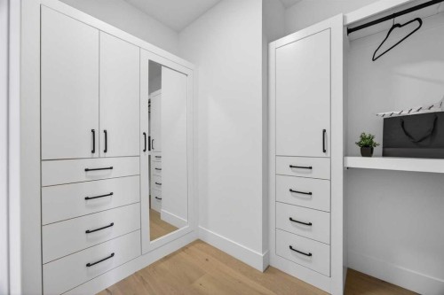 1011 18 Avenue Nw, Calgary, AB - Indoor Photo Showing Other Room