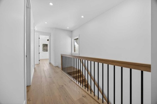 1011 18 Avenue Nw, Calgary, AB - Indoor Photo Showing Other Room