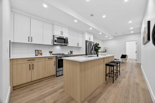 1011 18 Avenue Nw, Calgary, AB - Indoor Photo Showing Kitchen With Upgraded Kitchen