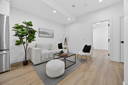 1011 18 Avenue Nw, Calgary, AB - Indoor