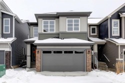 124 Carringvue Place NW Calgary, AB T3P 2G5