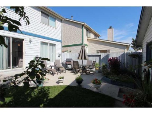 856 Queensland Drive Se, Calgary, AB - Outdoor With Exterior