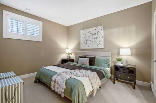 15-27 Springborough Boulevard Sw, Calgary, AB - Indoor Photo Showing Bedroom