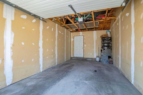 15-27 Springborough Boulevard Sw, Calgary, AB - Indoor Photo Showing Basement