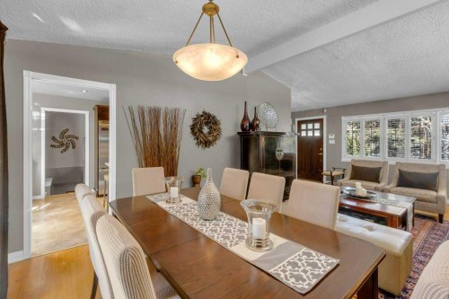 6019 Lakeview Drive Sw, Calgary, AB - Indoor Photo Showing Dining Room