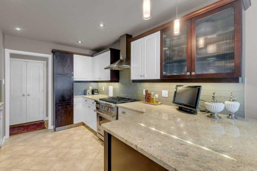 6019 Lakeview Drive Sw, Calgary, AB - Indoor Photo Showing Kitchen