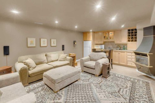 6019 Lakeview Drive Sw, Calgary, AB - Indoor Photo Showing Living Room