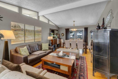 6019 Lakeview Drive Sw, Calgary, AB - Indoor Photo Showing Living Room