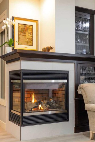 551 Evergreen Circle Sw, Calgary, AB - Indoor Photo Showing Other Room