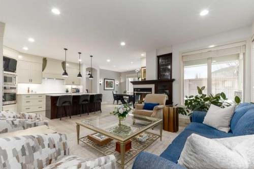 551 Evergreen Circle Sw, Calgary, AB - Indoor Photo Showing Living Room