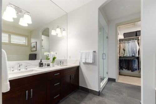 551 Evergreen Circle Sw, Calgary, AB - Indoor Photo Showing Bathroom