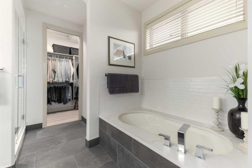 551 Evergreen Circle Sw, Calgary, AB - Indoor Photo Showing Bathroom