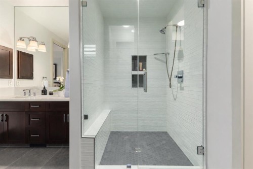 551 Evergreen Circle Sw, Calgary, AB - Indoor Photo Showing Bathroom