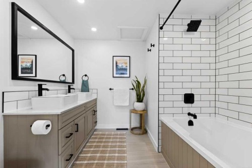 77 Point Drive Nw, Calgary, AB - Indoor Photo Showing Bathroom