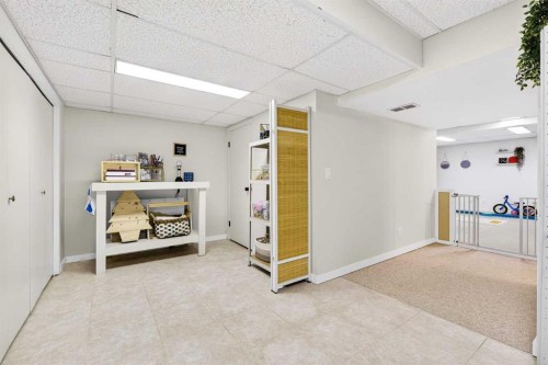 77 Point Drive Nw, Calgary, AB - Indoor
