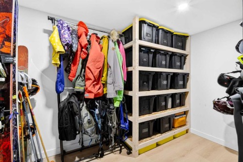 77 Point Drive Nw, Calgary, AB - Indoor With Storage