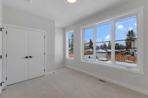 4307 30 Avenue Sw, Calgary, AB - Indoor Photo Showing Other Room