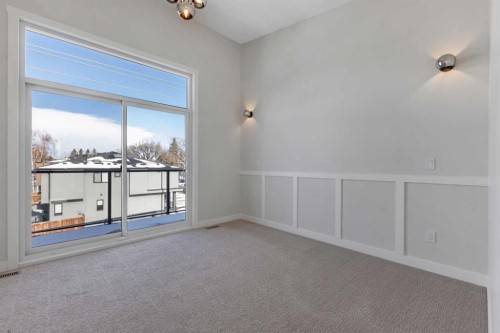 4307 30 Avenue Sw, Calgary, AB - Indoor Photo Showing Other Room