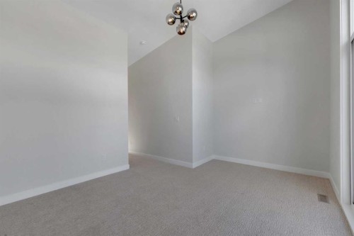 4307 30 Avenue Sw, Calgary, AB - Indoor Photo Showing Other Room